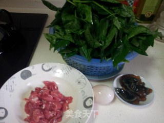 辣椒叶咸蛋瘦肉汤的做法步骤：1