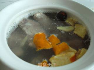 阿魏菇大骨汤的做法步骤：6