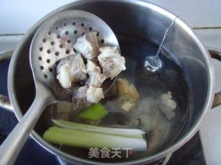 浓香四溢---椰汁咖喱牛肉的做法步骤：2