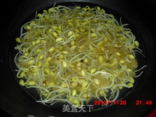 黄豆芽炖粉条【麻辣版】的做法步骤：2