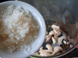 菌菇鲈鱼太极粥的做法步骤：6