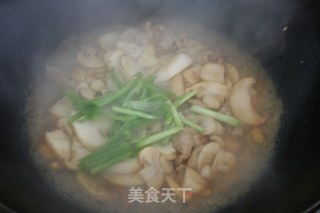 口蘑炒肉片的做法步骤：9