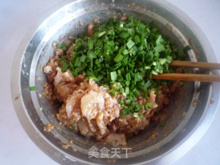 猪肉三鲜水饺的做法步骤：6