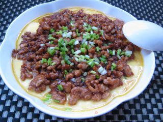 任你蒸都不会老的鸡蛋羹——肉末蒸蛋的做法步骤：9