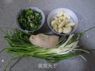 红烧江鲫的做法步骤：2