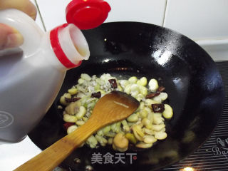 蚕豆肉末炒雪菜的做法步骤：5