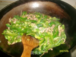 青椒肉丝的做法步骤：9