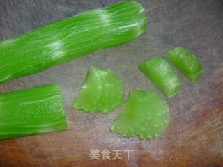 炝拌莴笋的做法步骤：1