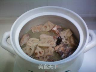 莲藕排骨汤的做法步骤：12