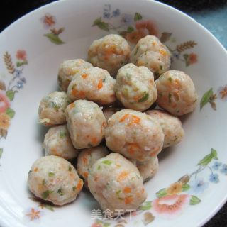 油豆腐炒鱼丸的做法步骤：1