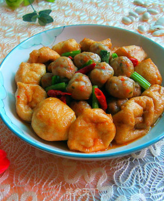 油豆腐炒鱼丸的做法步骤：10