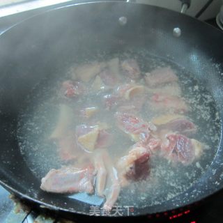 麻辣豆腐鸭汤煲的做法步骤：2