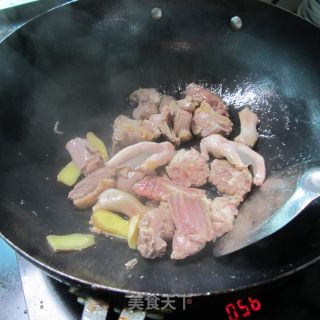 麻辣豆腐鸭汤煲的做法步骤：3