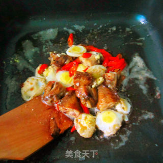舌尖上的美味---鸡翅炒蛋的做法步骤：8