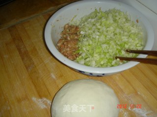 白菜肉末馅饼的做法步骤：1