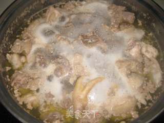 香菇豆泡炖鸡块的做法步骤：5