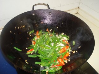 小炒熏茶鹅的做法步骤：11