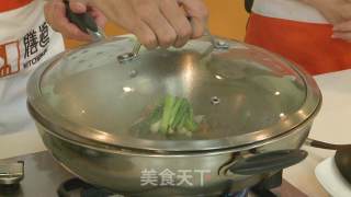 姜葱焗螃蟹的做法步骤：6