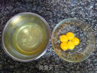 蓝莓戚风卷的做法步骤：2