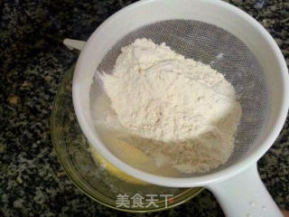 蓝莓戚风卷的做法步骤：6