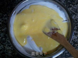 蓝莓戚风卷的做法步骤：11
