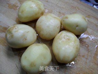 孜然土豆丁的做法步骤：1