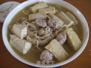 金针菇肉丸炖豆腐的做法步骤：6