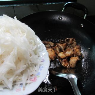 萝卜丝煮鱼的做法步骤：7