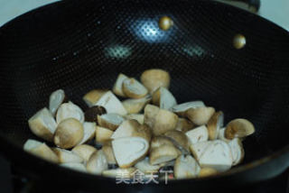 蚝油草菇的做法步骤：3