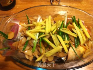 糖蒜蒸鲻鱼的做法步骤：6