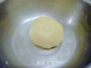 【怡汝私房中式点心】在家做点心---芝麻果仁酥皮的做法步骤：1