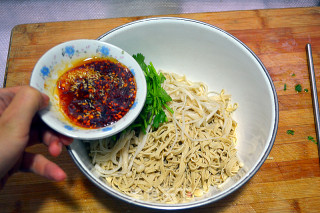 凉菜混搭之【金针菇拌豆皮】的做法步骤：6