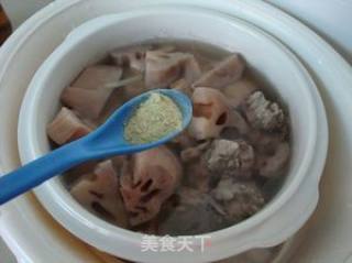 家常炖菜——排骨炖莲藕的做法步骤：7