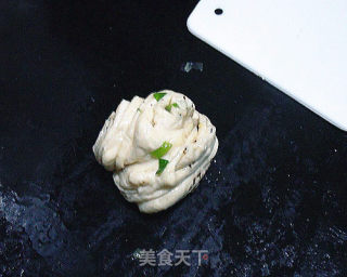 椒盐香葱花卷的做法步骤：11