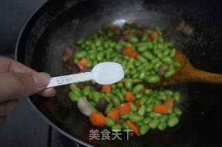 五花肉炒毛豆的做法步骤：6
