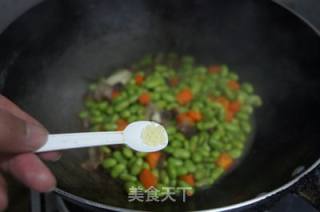 五花肉炒毛豆的做法步骤：9