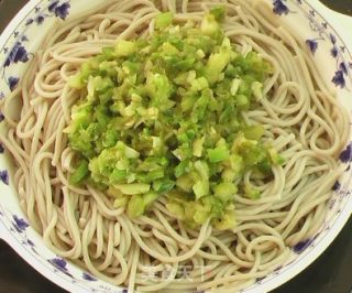 蚝油青椒苦荞麦面条的做法步骤：6