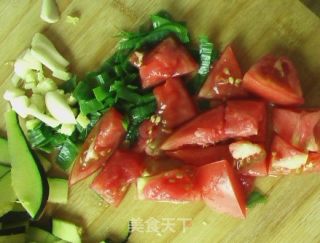 西红柿炒嫩南瓜的做法步骤：3