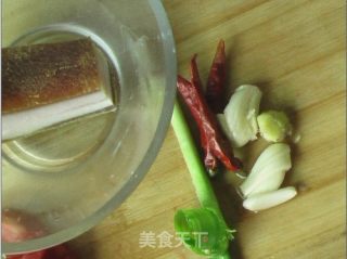 腊肉丝面条的做法步骤：1