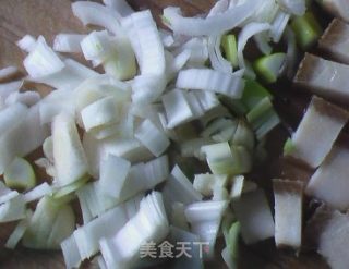 腊肉丝面条的做法步骤：2