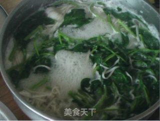 腊肉丝面条的做法步骤：7