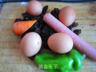 鱼香烘蛋的做法步骤：1