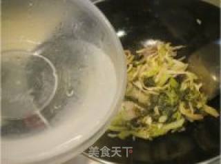 黄花菜鱼骨酸菜汤的做法步骤：9