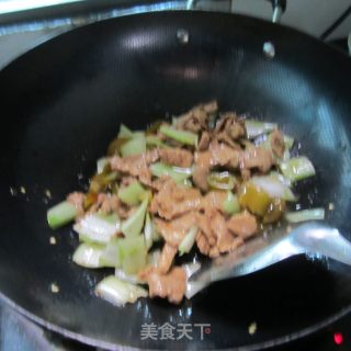 蚝油酸辣肉的做法步骤：6