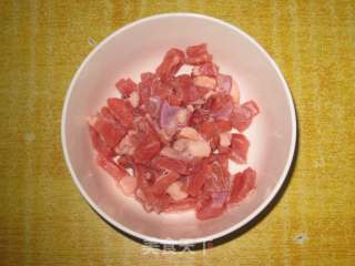 孜然牛肉炒饭的做法步骤：1