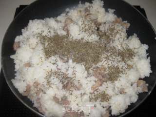 孜然牛肉炒饭的做法步骤：6