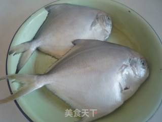 红烧平鱼的做法步骤：1