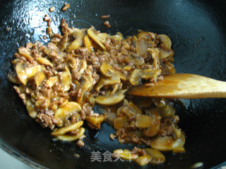 红酒烩口蘑的做法步骤：11