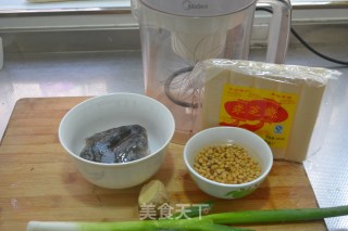 鲜味十足-【豆浆鱼头年糕汤】的做法步骤：1