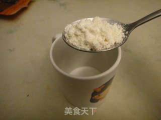 3分钟，杯子里的“杯子蛋糕”的做法步骤：2